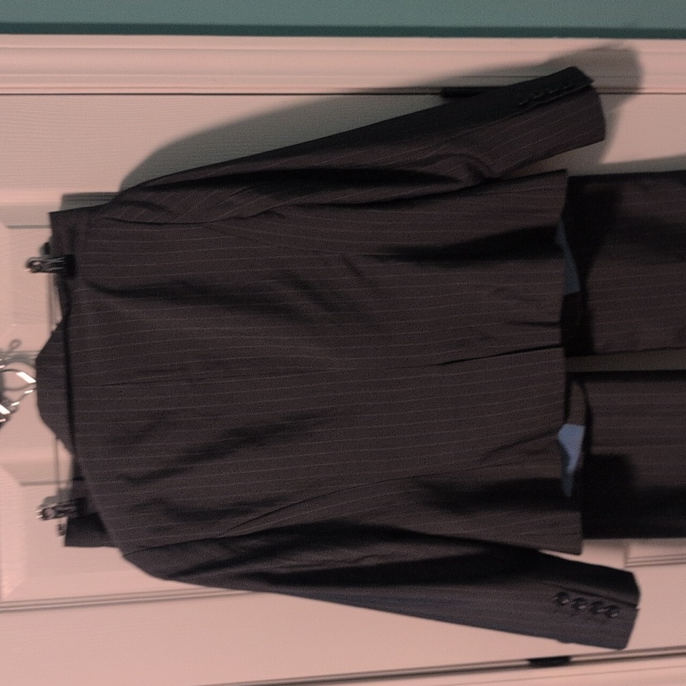 Ann Taylor Charcoal Pinstripe Suit 6P - Picture 4 of 10